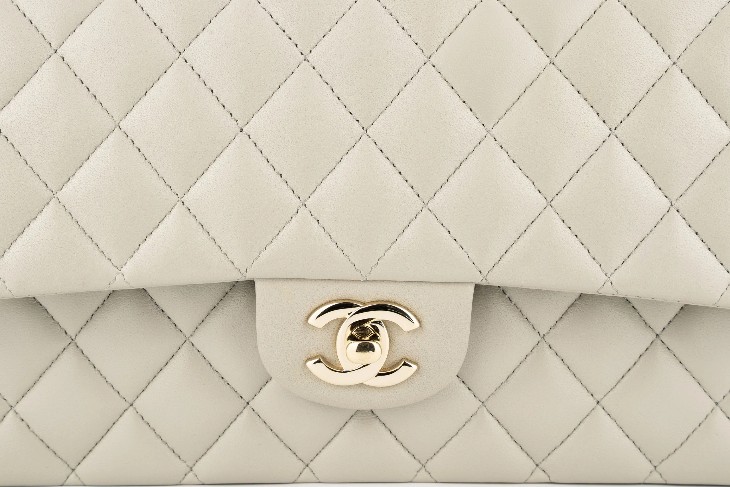 Chanel Med Classic Flap Lambskin Grey GHW - Image 7