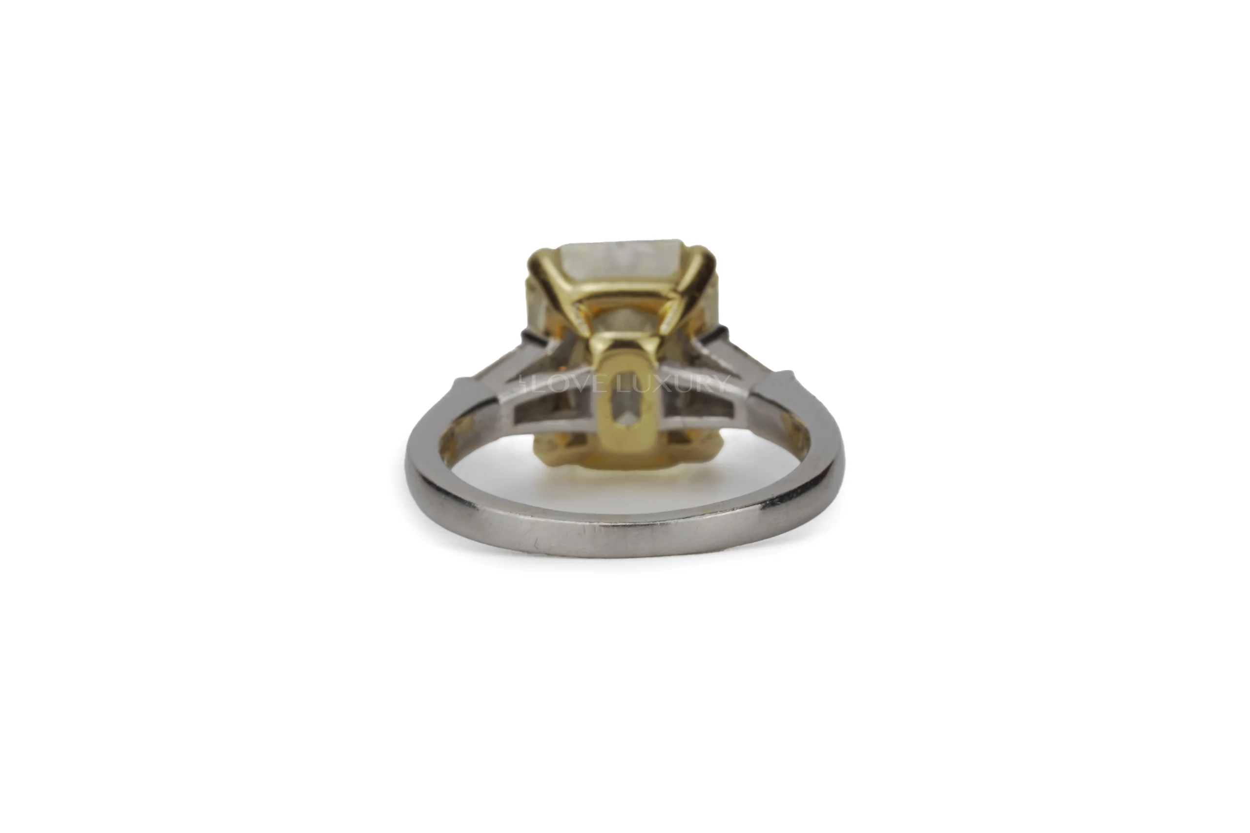 Graff Ring Fancy Yellow Diamond - Image 3