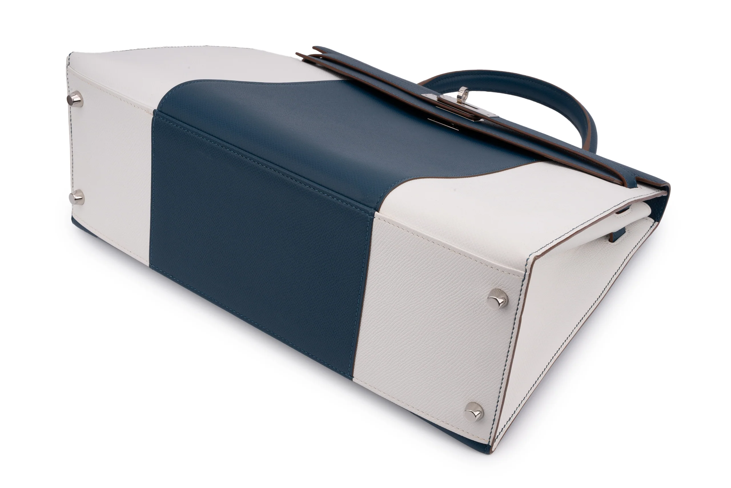 Hermès Kelly 35  Sellier Limited Edition	Epsom	Bi Colour White / Blue Thalassa	PHW - Image 11